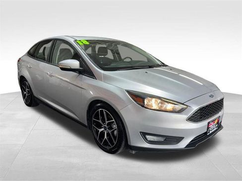 Used 2018 Ford Focus SEL FWD image 3