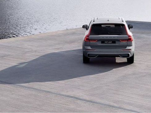 New 2026 Volvo XC60 B5 Plus w/ Protection Package Premier AWD/4WD image 10