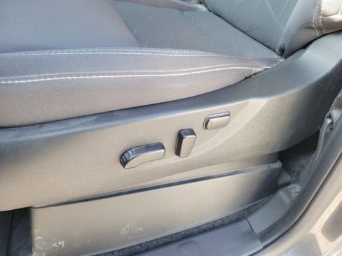 Used 2025 Nissan Frontier SV image 22