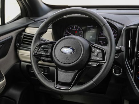 Used 2025 Subaru Forester Premium w/ Convenience Package #1 AWD/4WD image 15