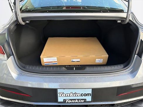 New 2026 Hyundai Elantra Blue image 17