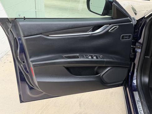 Used 2018 Maserati Ghibli RWD image 31