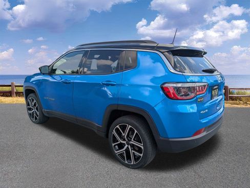 Certified 2025 Jeep Compass Limited AWD/4WD image 6
