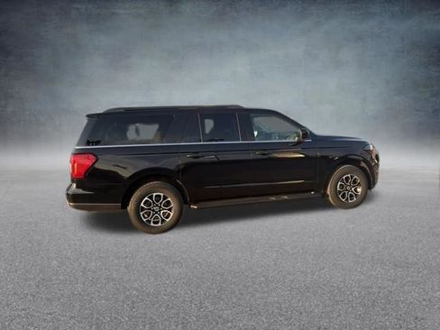 Used 2024 Ford Expedition Max XLT image 4