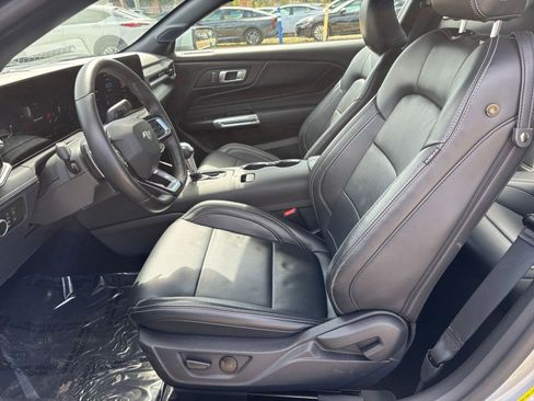 Used 2025 Ford Mustang GT Premium image 27