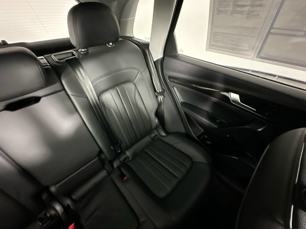 Used 2019 Audi Q5 2.0T Premium Plus w/ Premium Plus Package AWD/4WD image 14