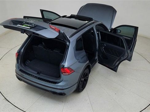 Used 2023 Volkswagen Tiguan SE R-Line image 87