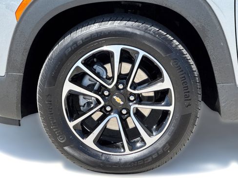 Used 2025 Chevrolet TrailBlazer LT FWD image 12
