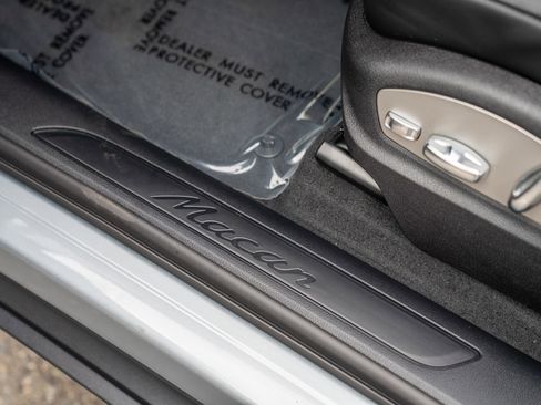 Certified 2026 Porsche Macan AWD/4WD image 11