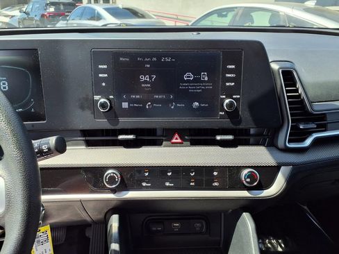 Used 2025 Kia Sportage LX FWD image 20