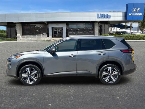 Used 2026 Nissan Rogue SL AWD/4WD image 6