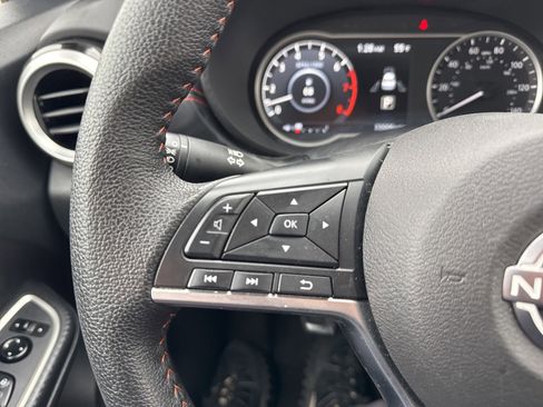 Used 2025 Nissan Versa SR image 23