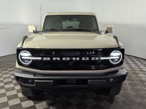 New 2025 Ford Bronco Outer Banks image 2
