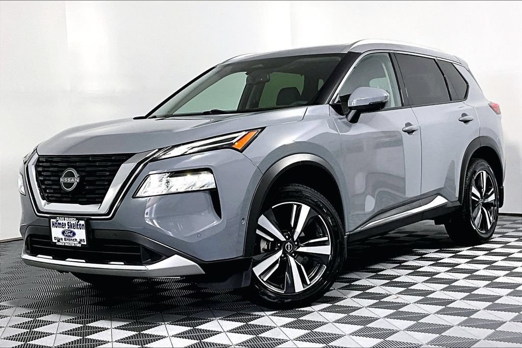 Used 2023 Nissan Rogue Platinum w/ Platinum Premium Package FWD image 2