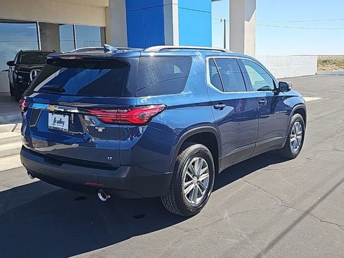 Used 2023 Chevrolet Traverse LT image 3