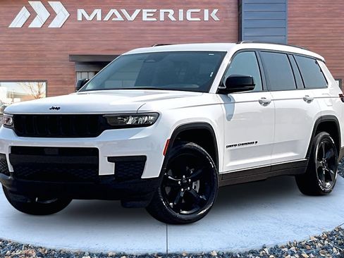 Used 2023 Jeep Grand Cherokee L Laredo AWD/4WD image 3