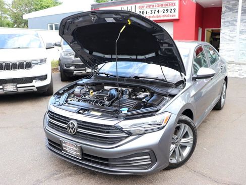 Used 2024 Volkswagen Jetta SE FWD image 48