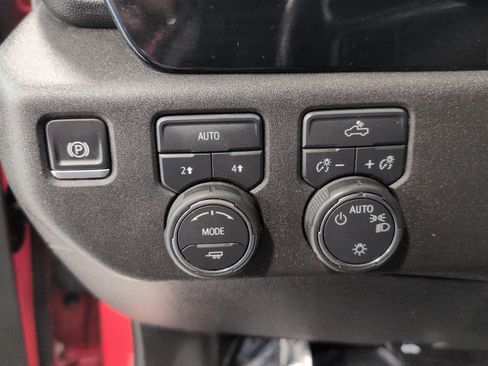 Used 2024 Chevrolet Silverado 1500 LT AWD/4WD image 11