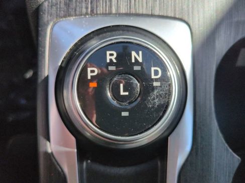 Used 2021 Ford Escape SE w/ SE Sport Appearance Package image 16