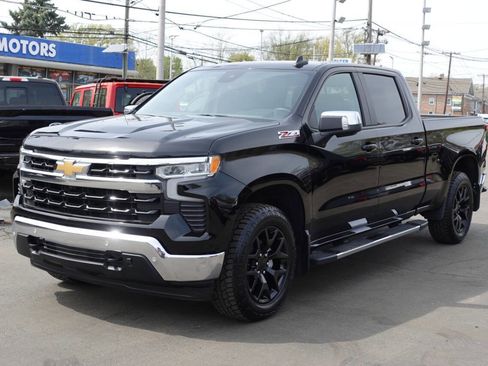 Used 2024 Chevrolet Silverado 1500 LT image 1