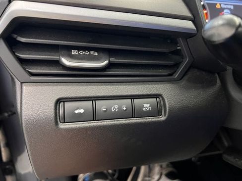 Used 2025 Nissan Altima 2.5 SV FWD image 18
