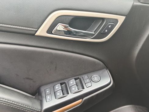 Used 2019 GMC Yukon XL Denali AWD/4WD image 14