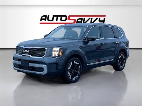 Used 2023 Kia Telluride S image 3