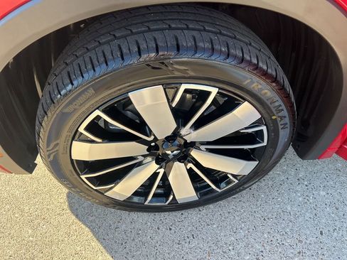 Used 2025 Mitsubishi Outlander AWD image 13