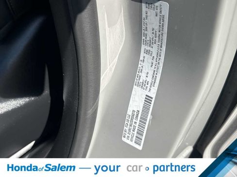 Used 2025 Chrysler Pacifica Select FWD image 21