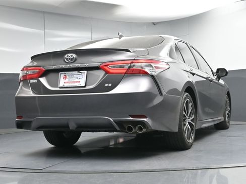 Used 2020 Toyota Camry SE image 25