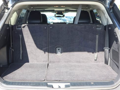 Used 2022 Toyota Highlander XLE image 20