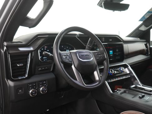 Used 2024 GMC Sierra 2500 Denali Ultimate AWD/4WD image 17