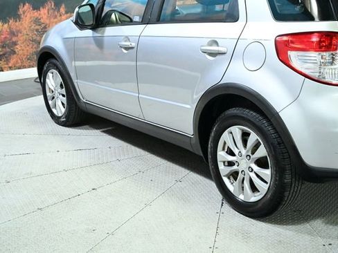 Used 2013 Suzuki SX4 Premium AWD/4WD image 7