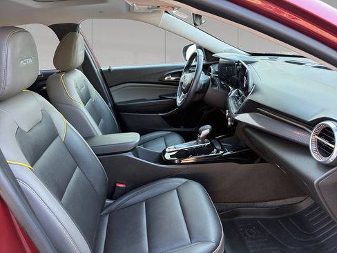 Used 2024 Chevrolet Trax ACTIV w/ Sunroof Package FWD image 17