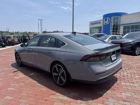 Used 2025 Honda Accord Sport image 34
