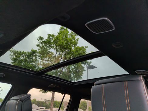 Used 2023 Jeep Grand Wagoneer Series III image 28