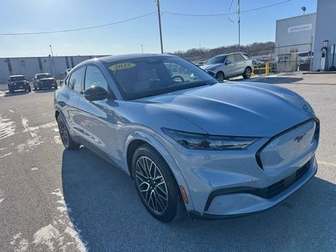 Used 2025 Ford Mustang Mach-E Premium image 7