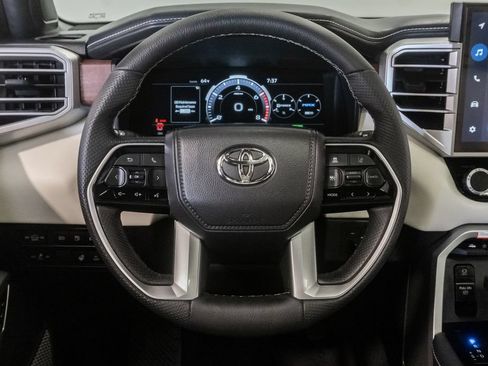 Used 2025 Toyota Sequoia Capstone AWD/4WD image 15