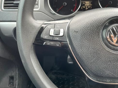 Used 2015 Volkswagen Jetta SE image 15