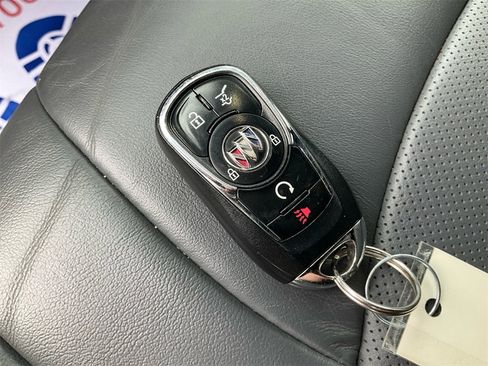 Used 2024 Buick Enclave Premium image 39