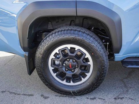 Used 2025 Toyota 4Runner TRD Off-Road Premium AWD/4WD image 8