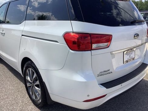 Used 2015 Kia Sedona SX FWD image 34
