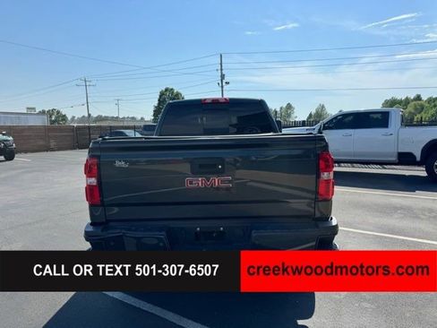 Used 2017 GMC Sierra 2500 Denali w/ Suspension Package, Off-Road AWD/4WD image 17