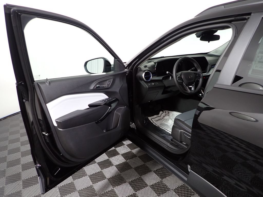 New 2026 Chevrolet Trax LT w/ Driver Confidence Package FWD image 18