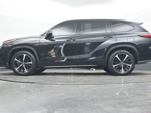 Used 2022 Toyota Highlander XSE image 29
