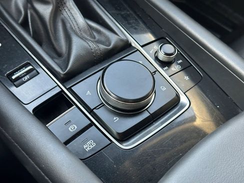 Used 2019 MAZDA MAZDA3 Preferred Sedan 4D image 23