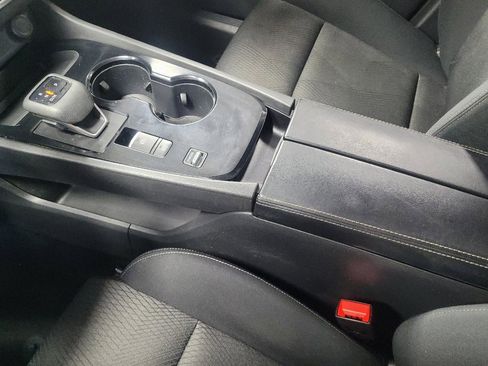 Used 2024 Nissan Rogue SV image 26