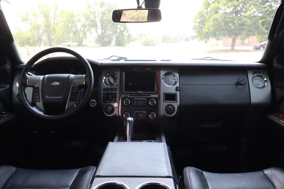 Used 2016 Ford Expedition Platinum AWD/4WD image 16
