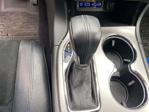 Used 2017 Jeep Grand Cherokee Altitude RWD image 24