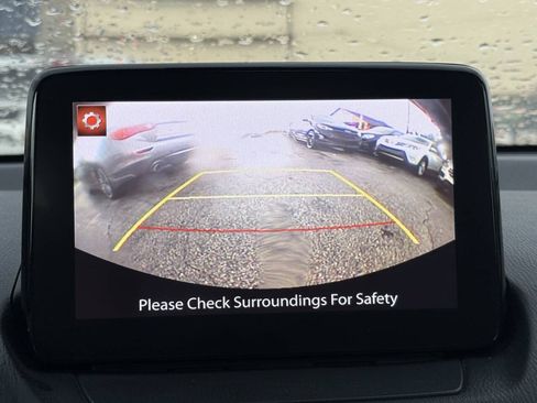 Used 2020 Toyota Yaris LE FWD image 18